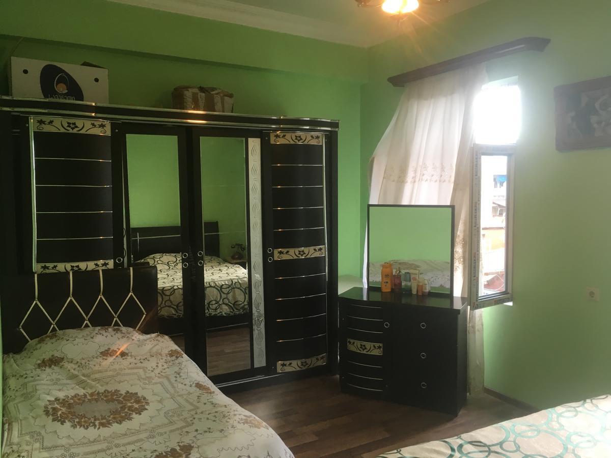 Duru'S Apartment With 3 Bedrooms Batumi Exteriör bild